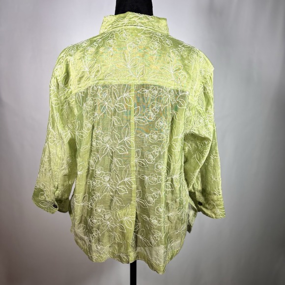 Chicos Silk Cotton Embroidered Top Womens Size 1 Medium Art Floral Fairy Green - Picture 3 of 6